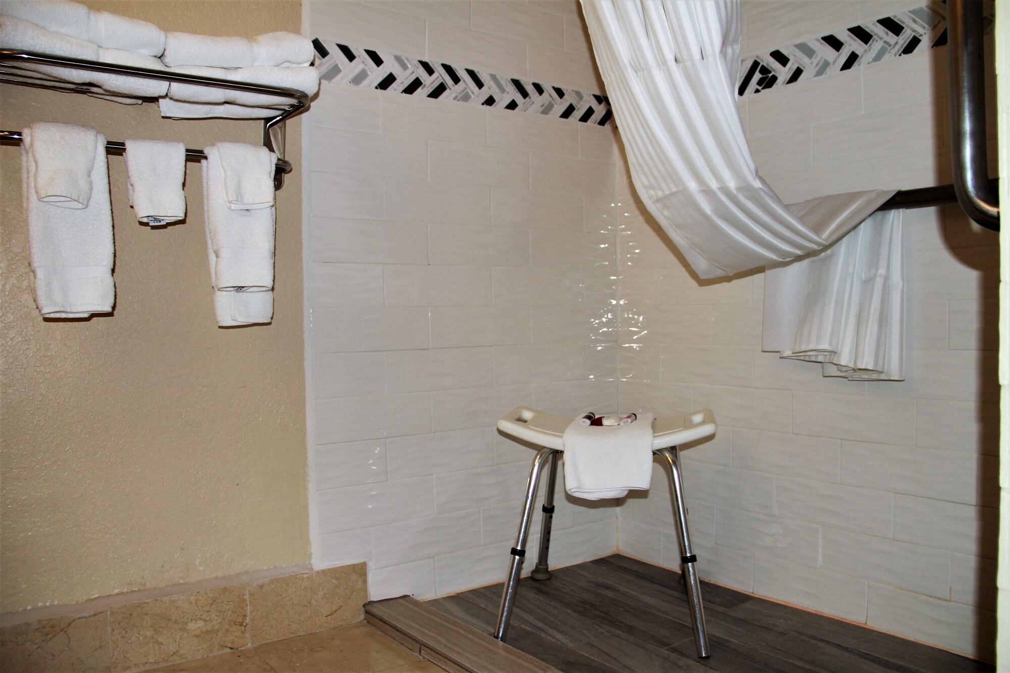 Baymont By Wyndham Stevens Point Hotel Ngoại thất bức ảnh