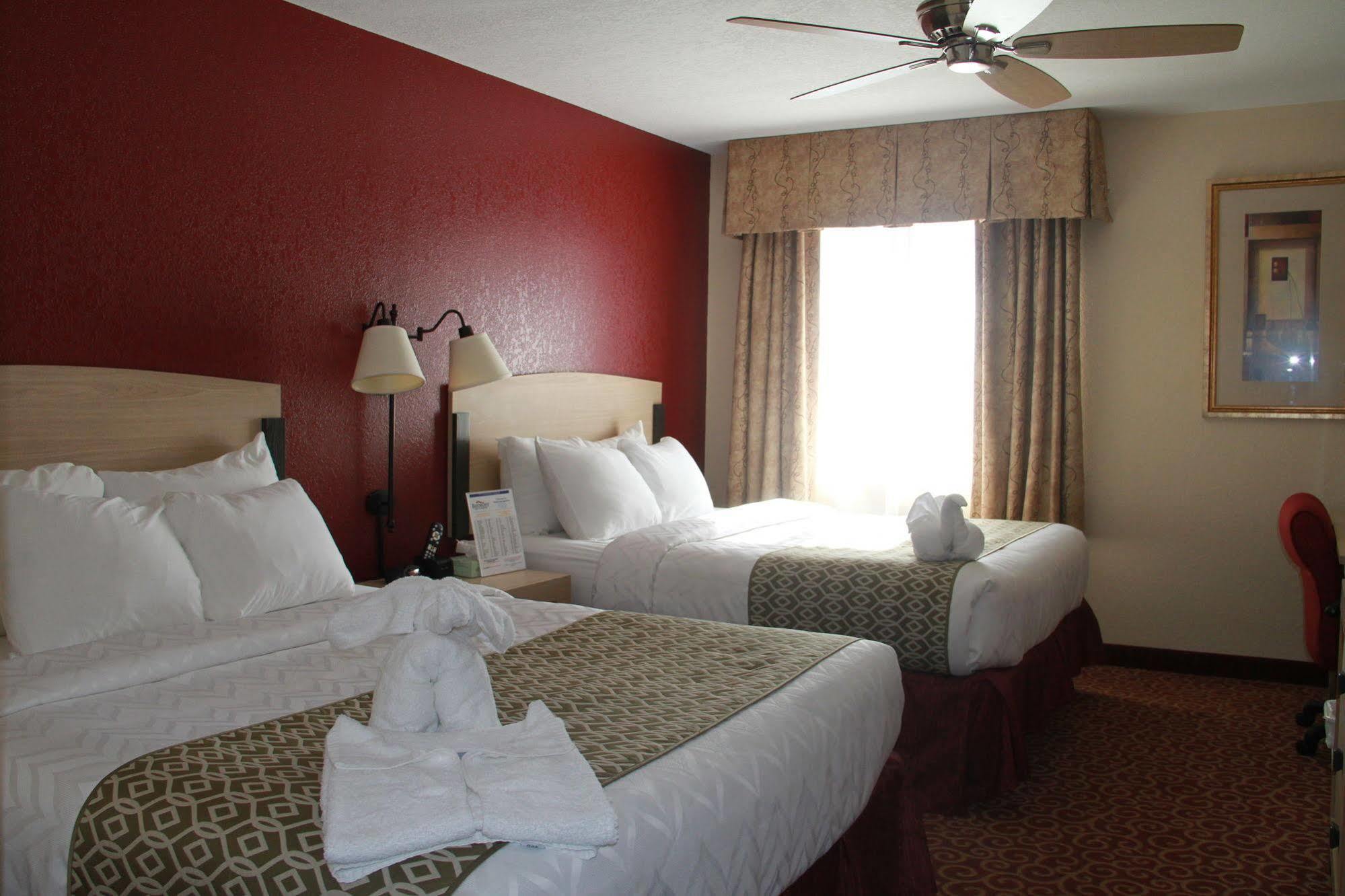 Baymont By Wyndham Stevens Point Hotel Ngoại thất bức ảnh