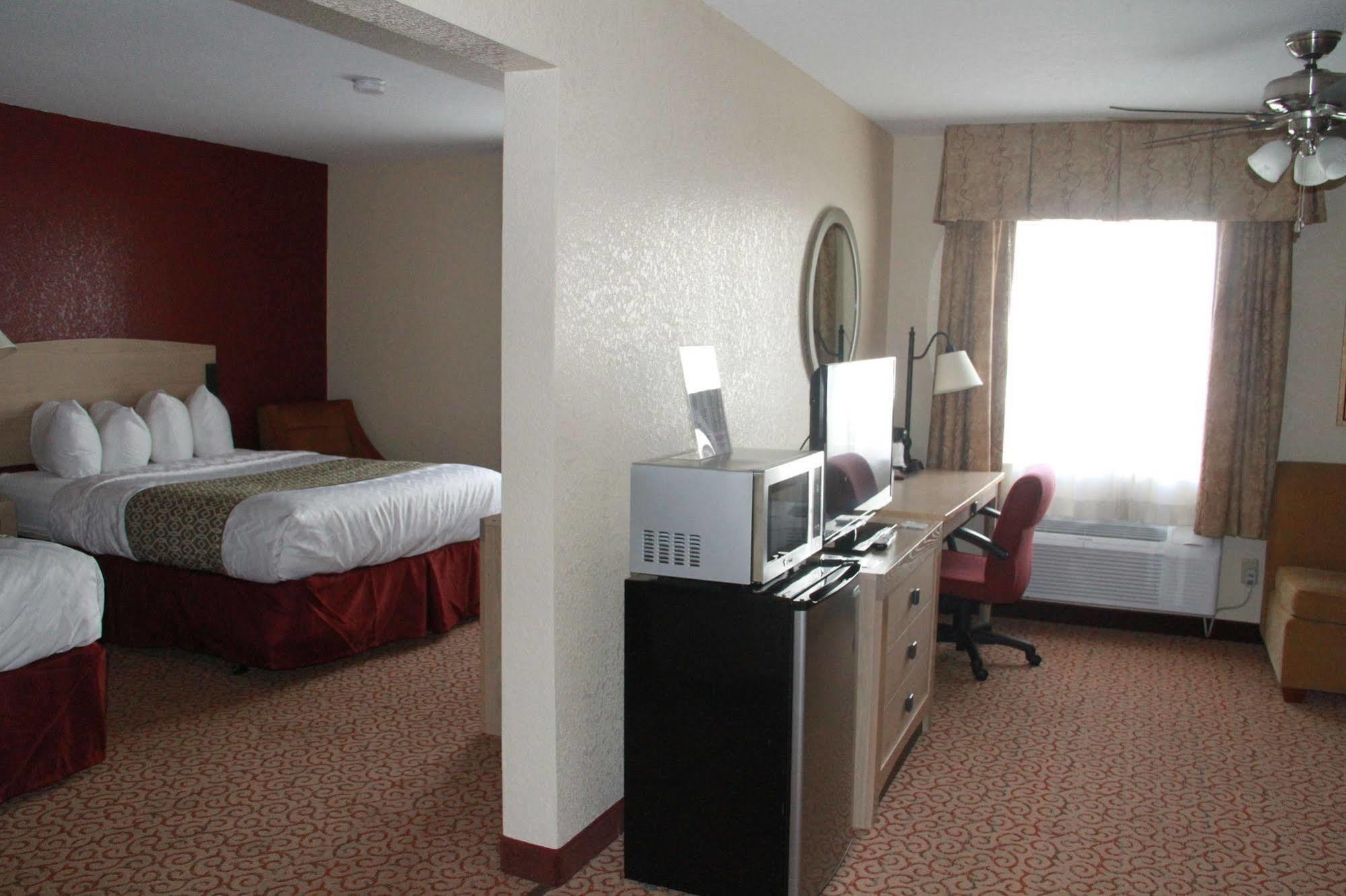 Baymont By Wyndham Stevens Point Hotel Ngoại thất bức ảnh