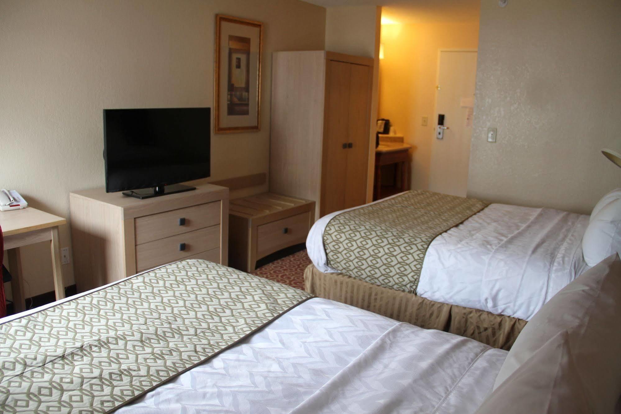 Baymont By Wyndham Stevens Point Hotel Ngoại thất bức ảnh